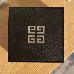 Givenchy setting powder